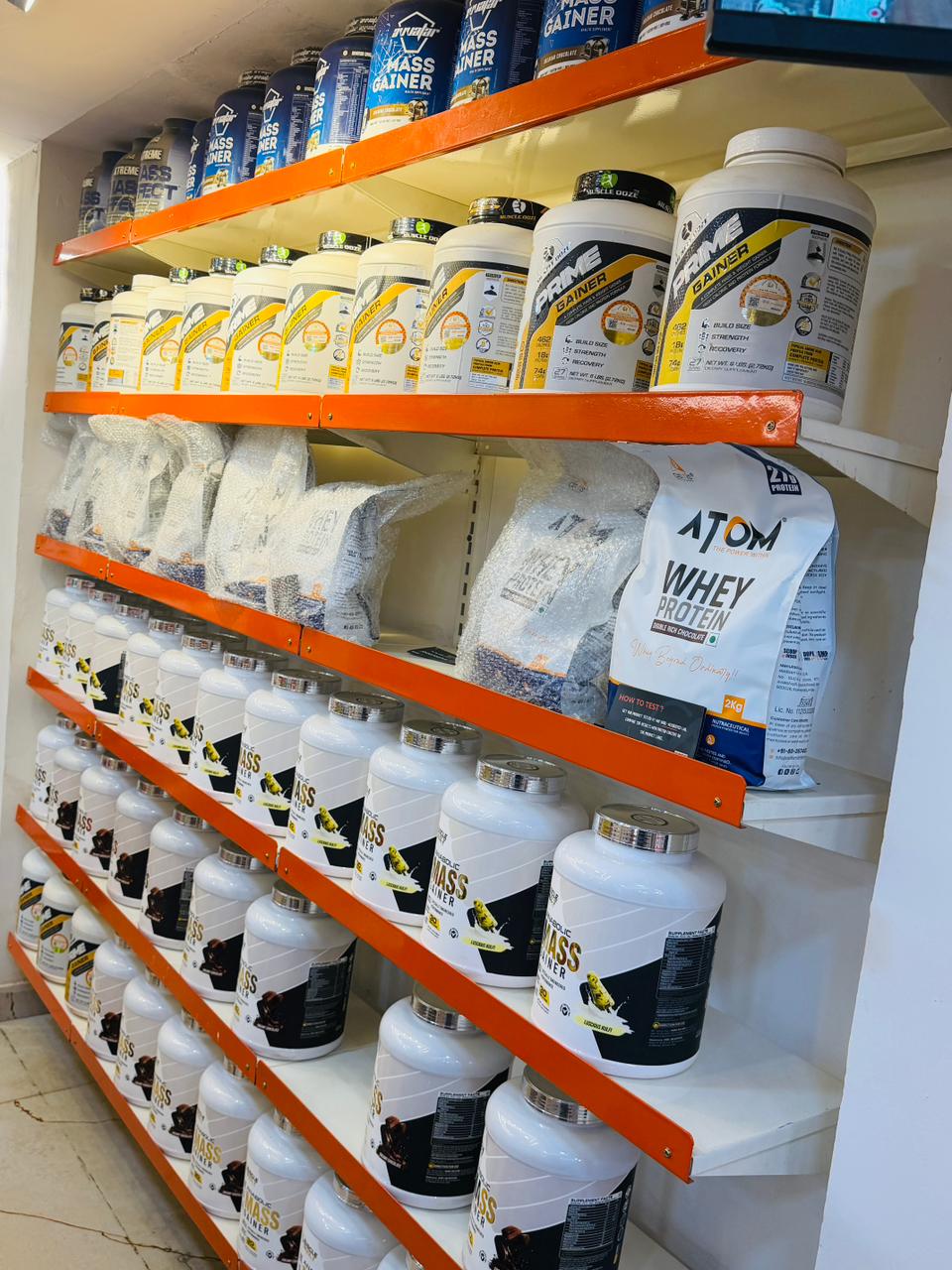 Customer with mass gainer